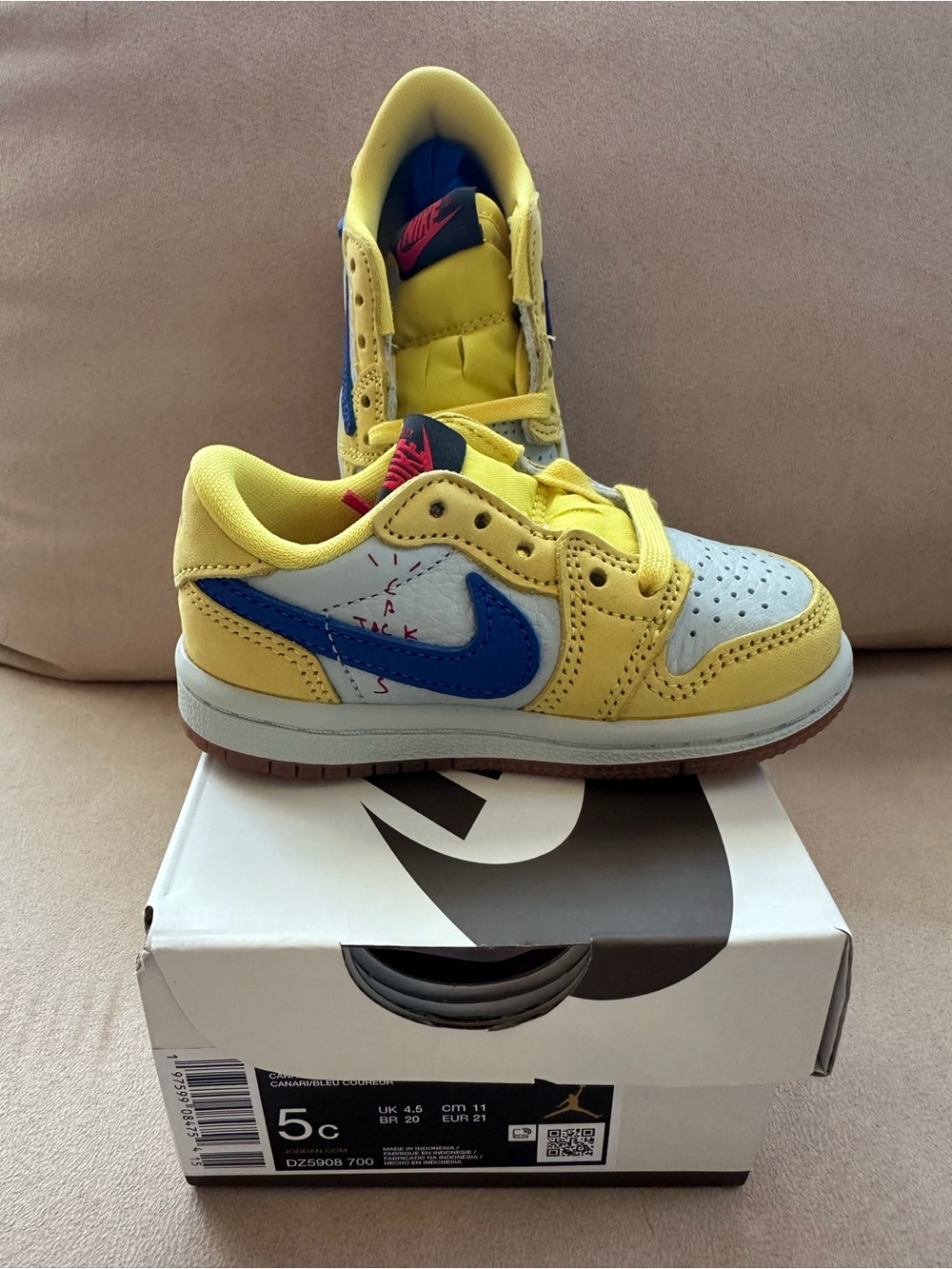 Air Jordan 1 Retro Low OG SP x Travis Scott 'Canary' DZ5908-700 Size 5C NEW